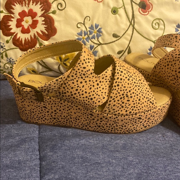 Shoes - Tan and Black Platform Sandals with Animal Print